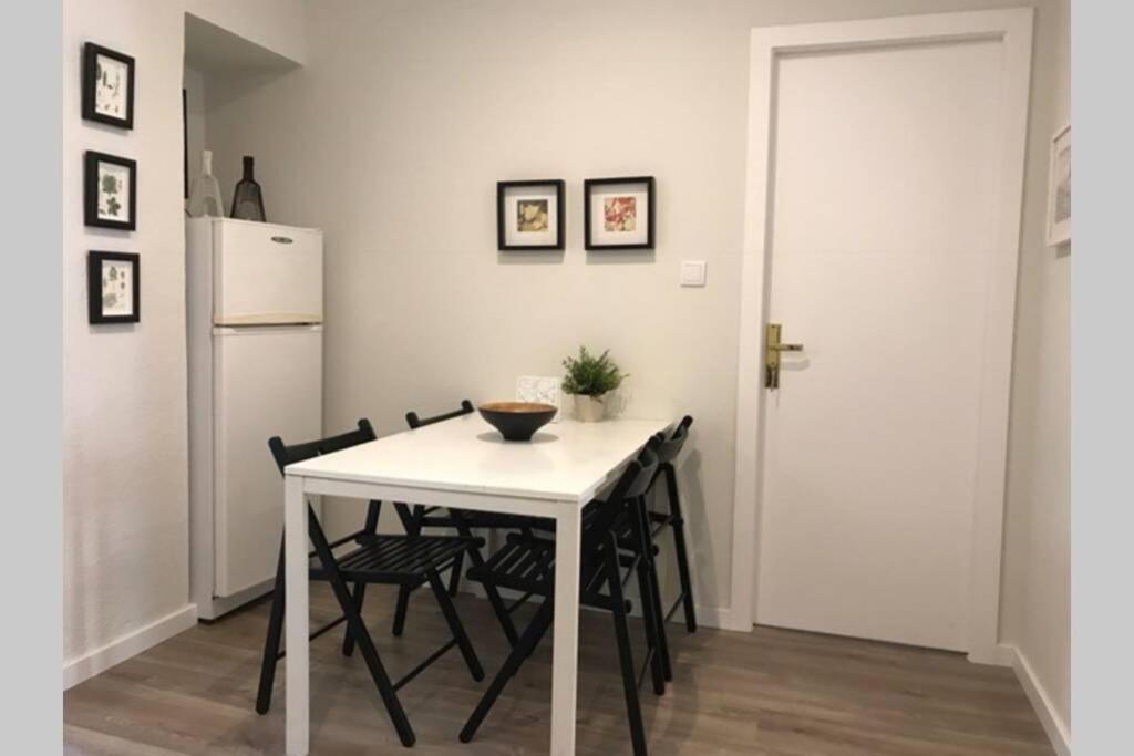 Cosy 3 Bedrooms At Campolide - 60 1a Apartamento